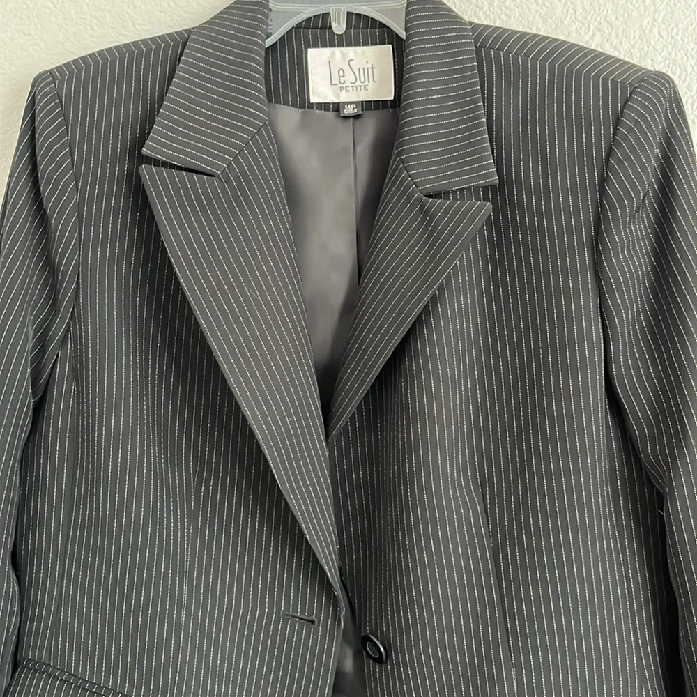 Le Suit Petite Black pin stripe Suit Blazer and Skirt - Picture 8 of 14